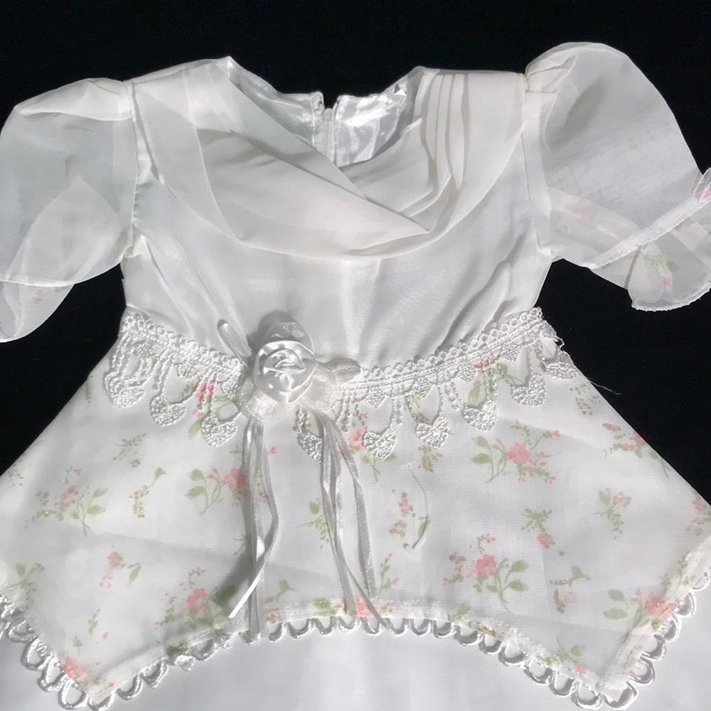 Formal dress - Picture 3 of 3